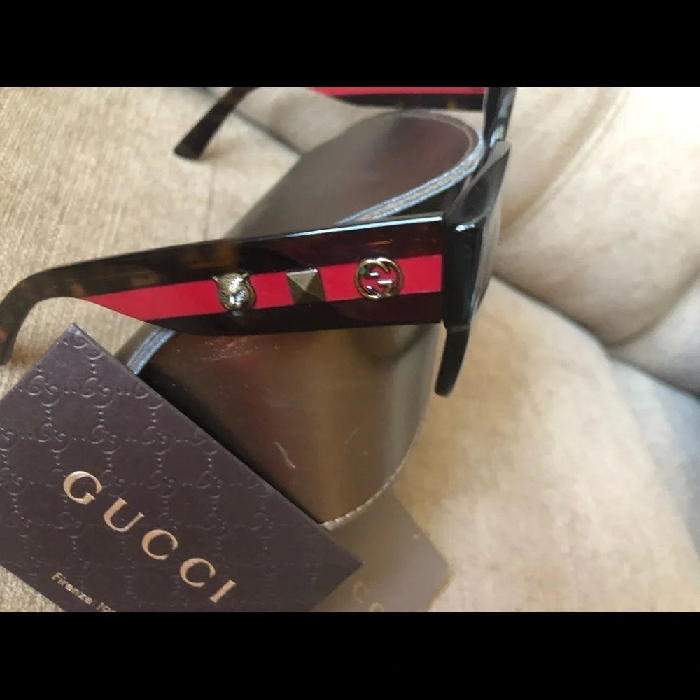 NEW GUCCI SUNGLASSES 😎 - Picture 2 of 6